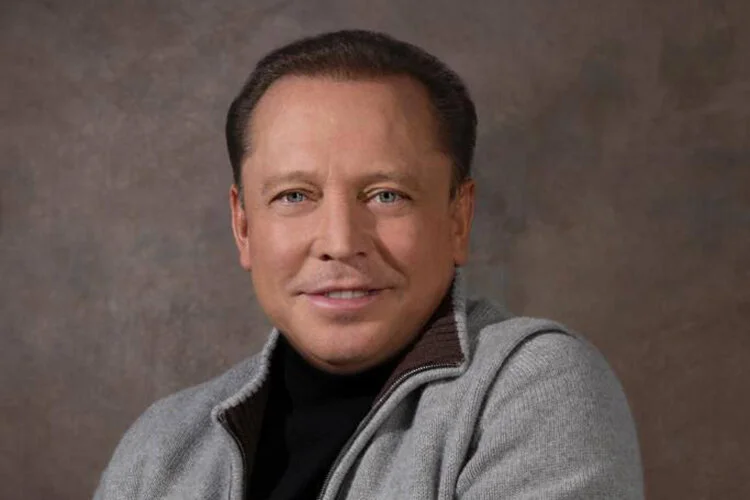 Табак онлайн: запретить без разбора — как с бешеной собакой