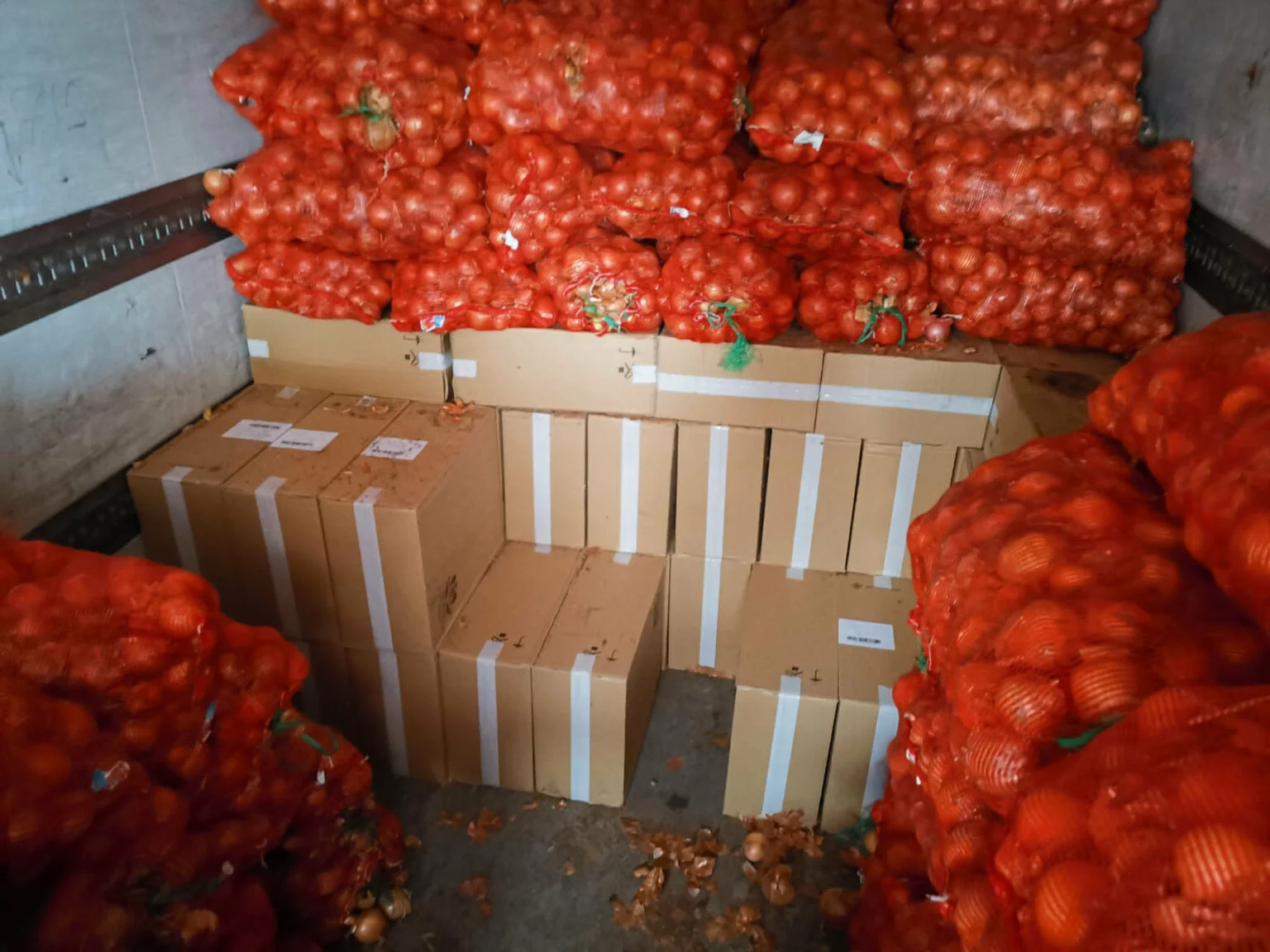 Нелегальные сигареты из Белоруссии почти на 700 тыс. евро задержали по пути в Калининград